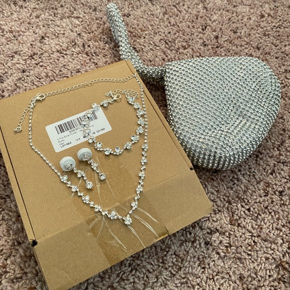 Jewelry - 4 piece set! Purse, necklace, bracelet and earrings